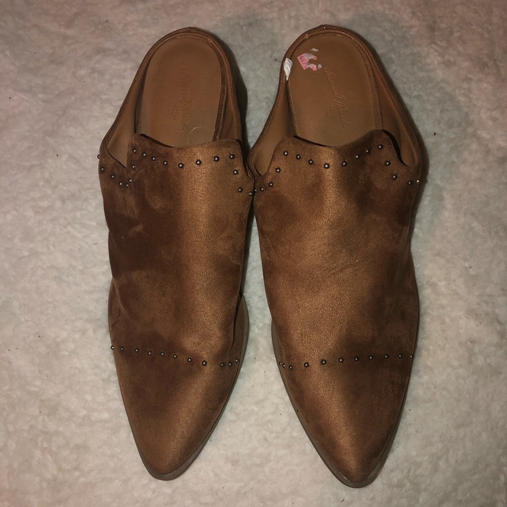 Universal Thread Mules Sz 11 - image 3